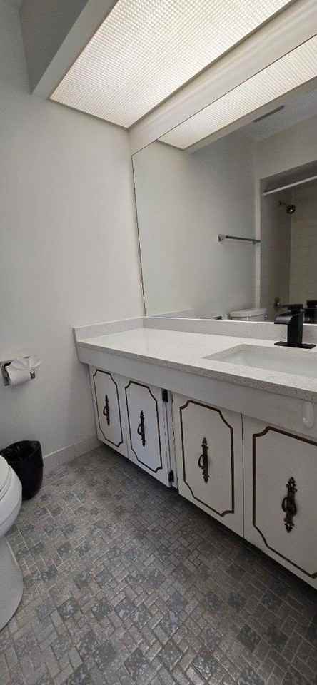 2700 Mitchell Dr Apt 5 - Photo 6 of 11