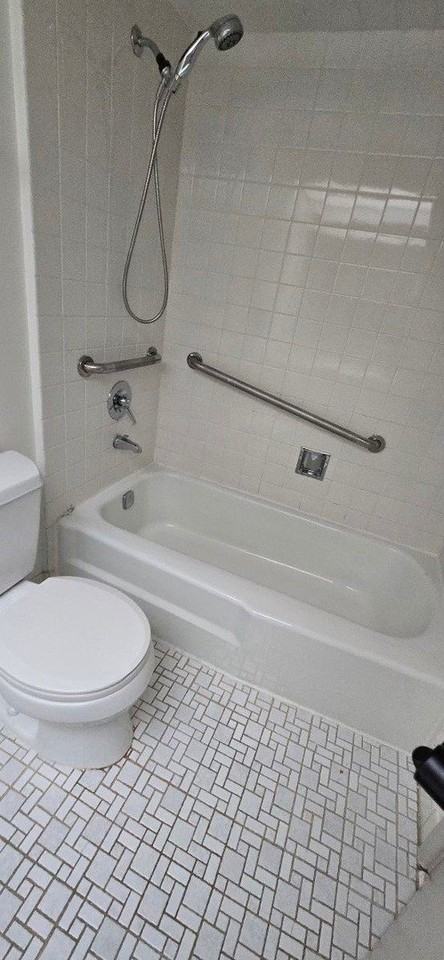 2700 Mitchell Dr Apt 5 - Photo 7 of 11