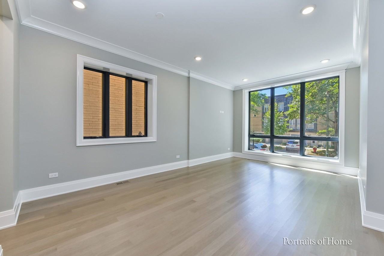 2135 N Lakewood Ave Unit 1 - Photo 2 of 34