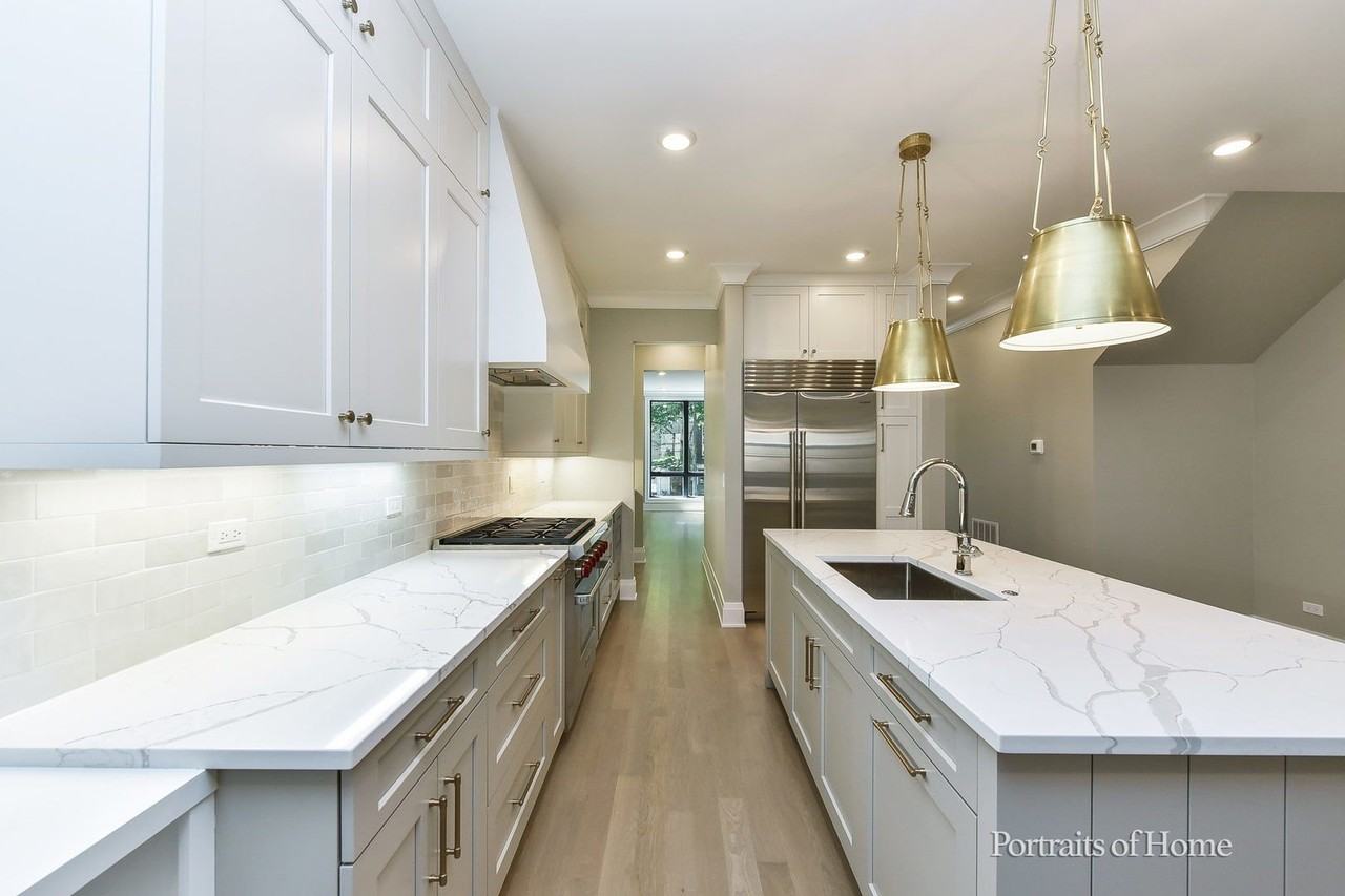 2135 N Lakewood Ave Unit 1 - Photo 6 of 34