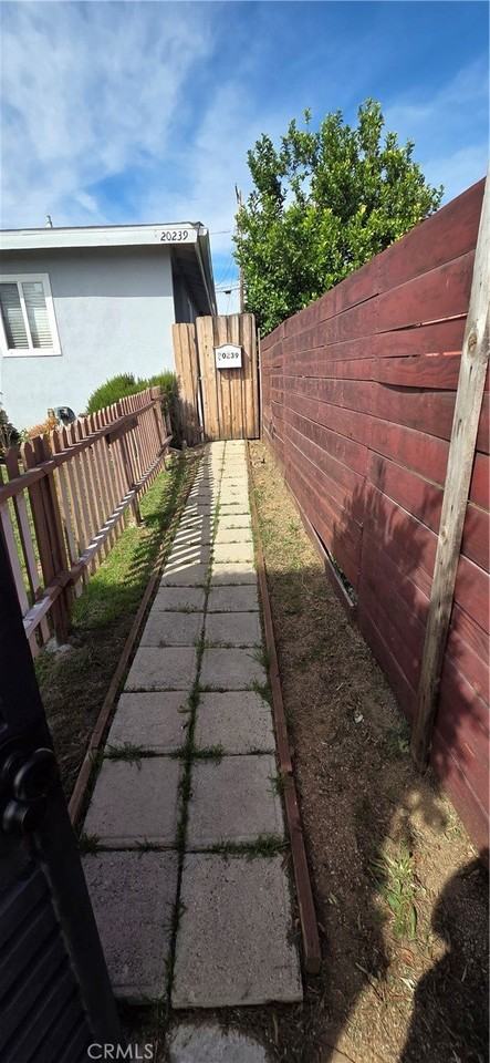 20237 Vanowen St - Photo 4 of 50