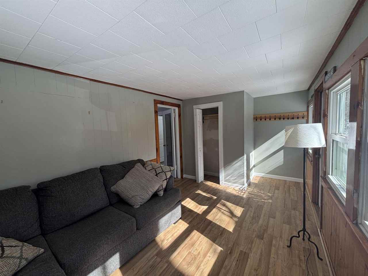 280 Lake Shore Dr - Photo 6 of 19