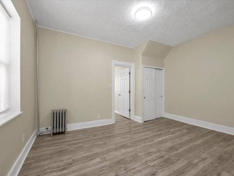 2741 Stillwell Ave - Photo 6 of 12