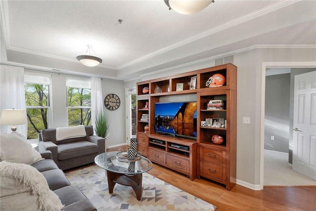 645 N 1st St #304 - Photo 4 of 20