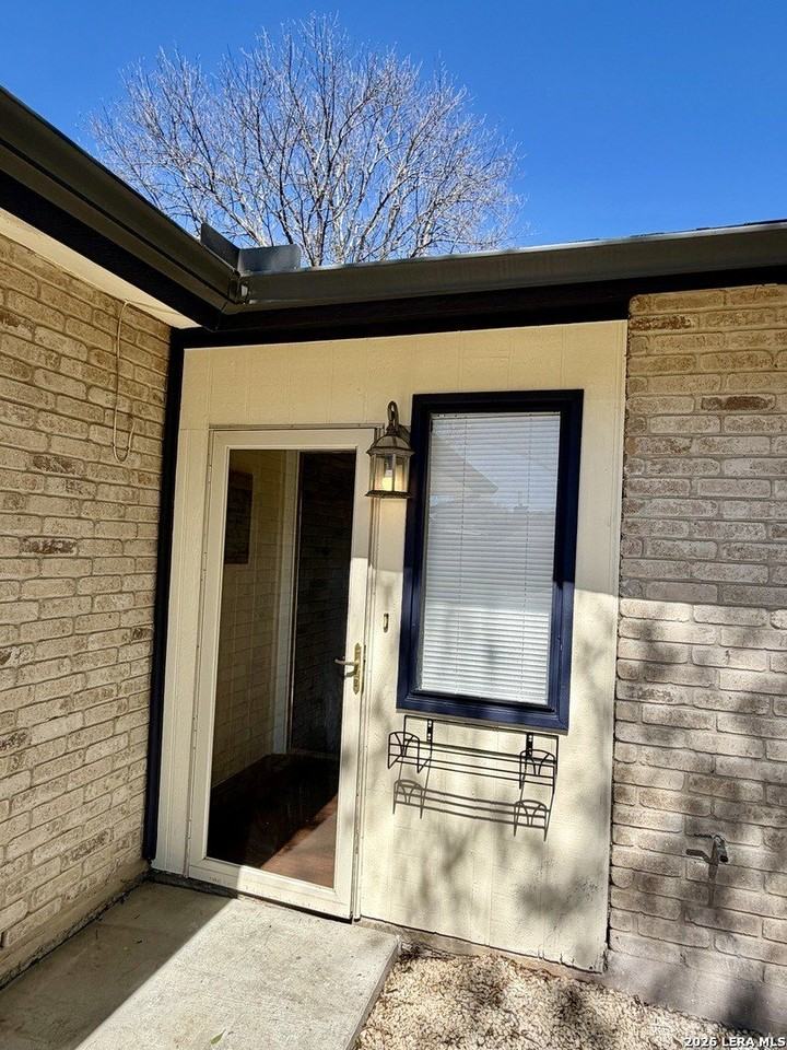 8211 Knute Rockne St - Photo 2 of 30