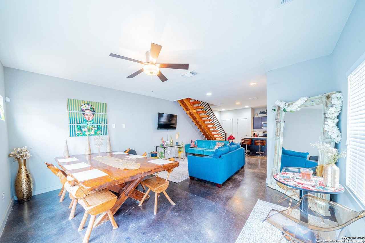 708 N Cherry St - Photo 4 of 15