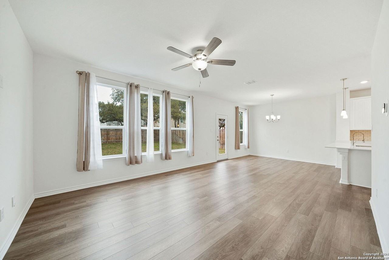 15321 Sherwin Oak - Photo 7 of 34