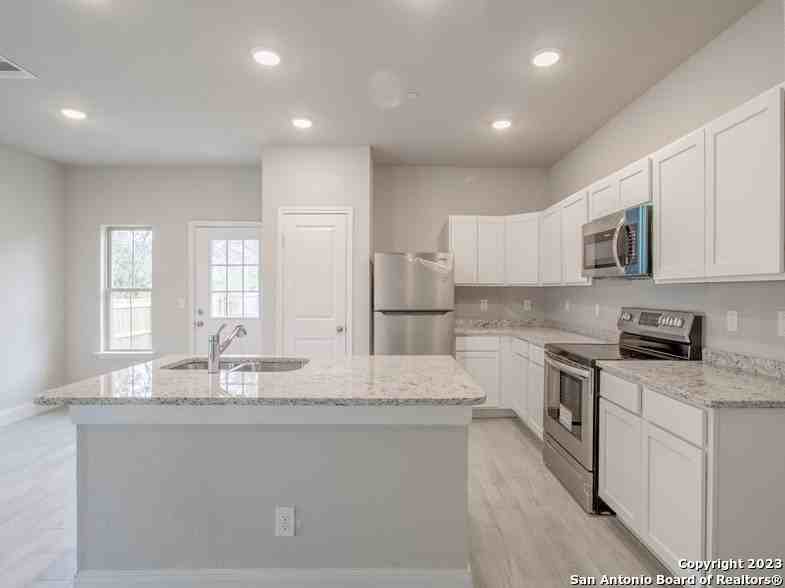 7503 Savannah Brks - Photo 4 of 21