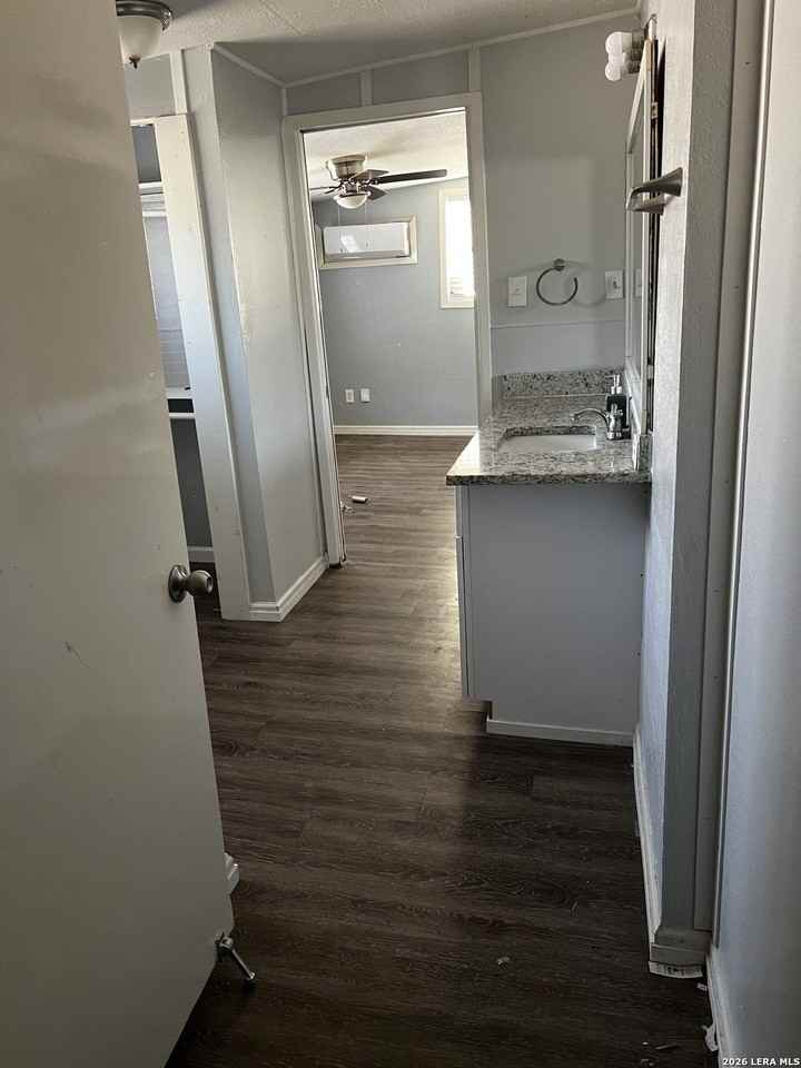 351 Overhill Dr Apt B - Photo 3 of 17