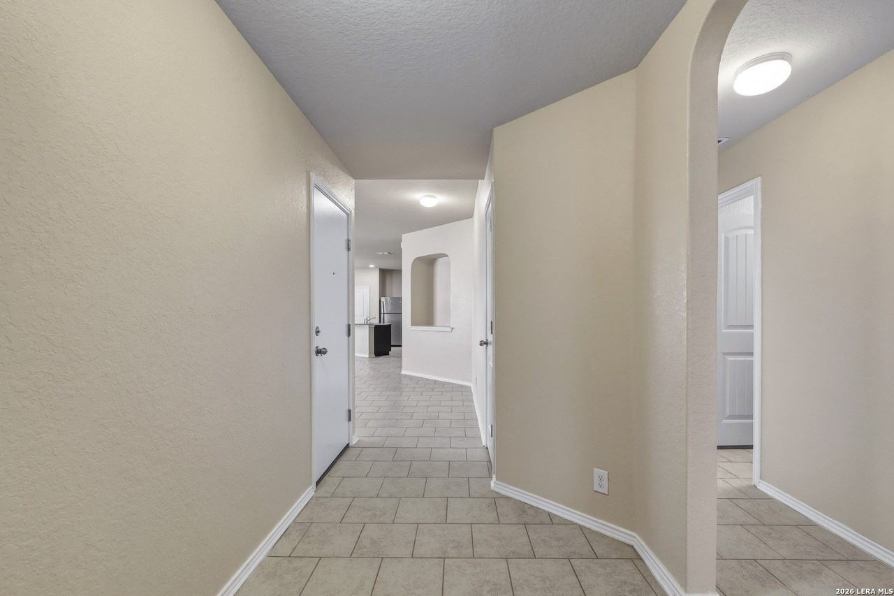 8810 Double Oak - Photo 3 of 30