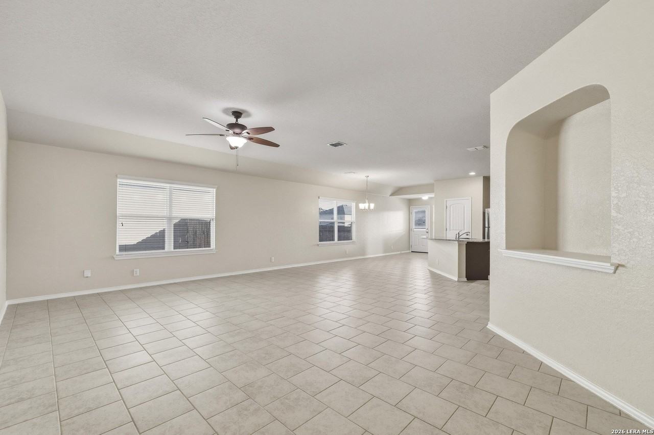 8810 Double Oak - Photo 4 of 30