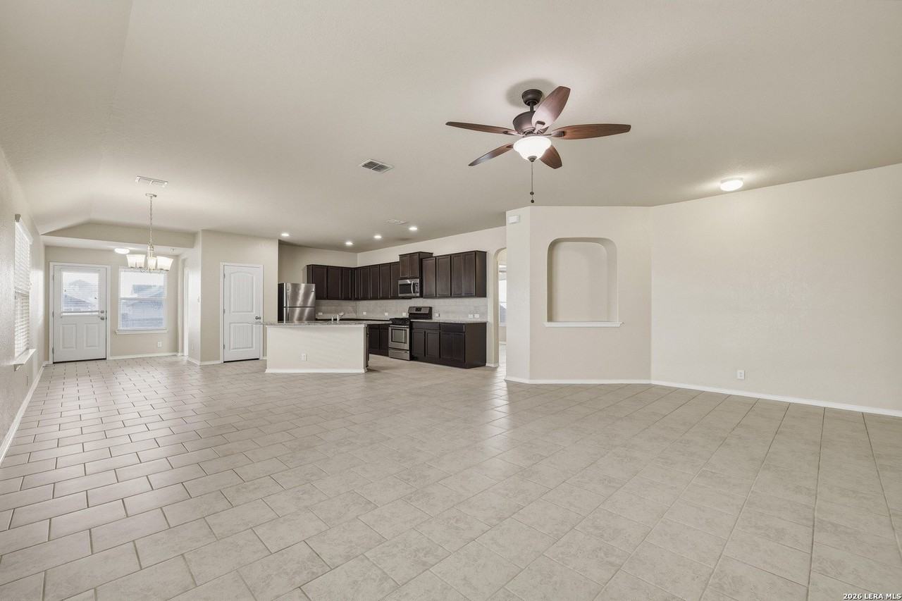 8810 Double Oak - Photo 6 of 30