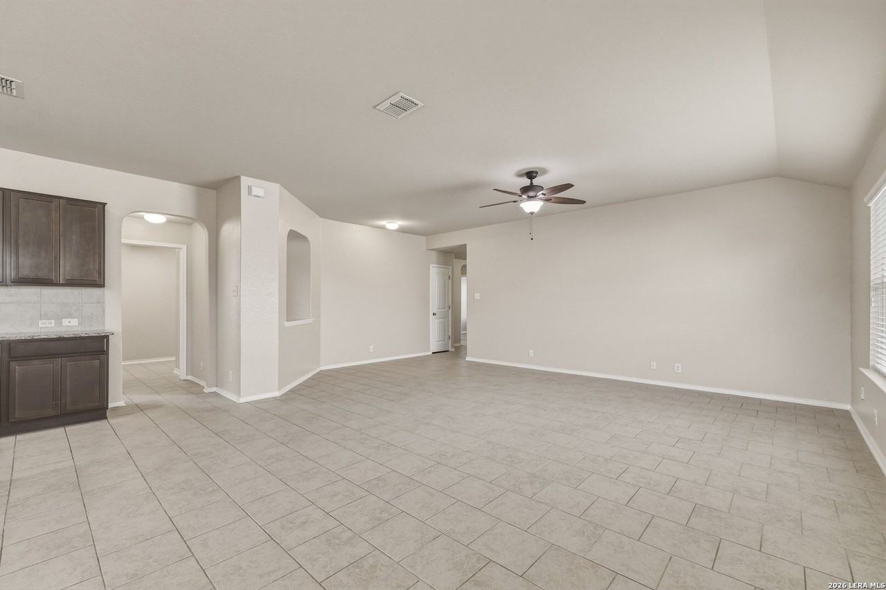 8810 Double Oak - Photo 7 of 30