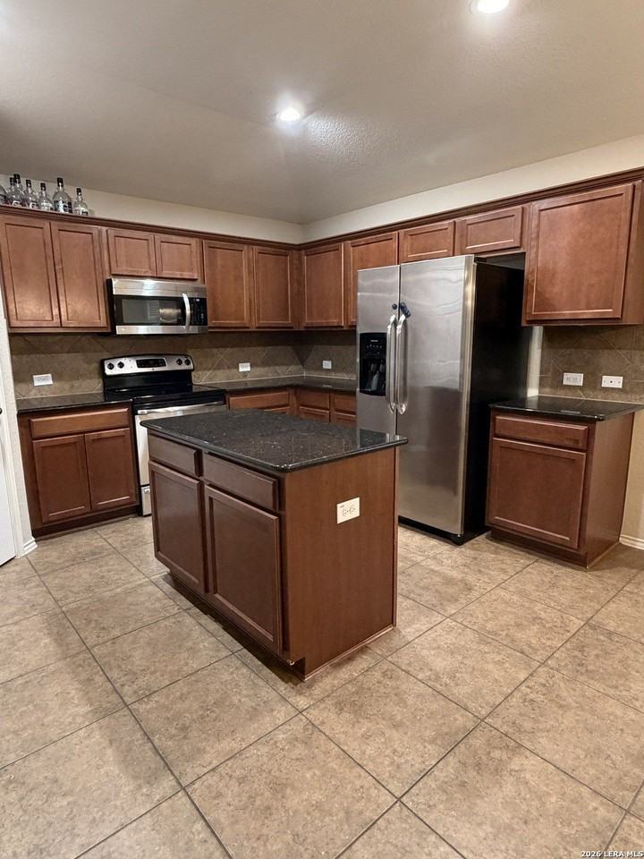 647 Tom Kemp Dr - Photo 4 of 22