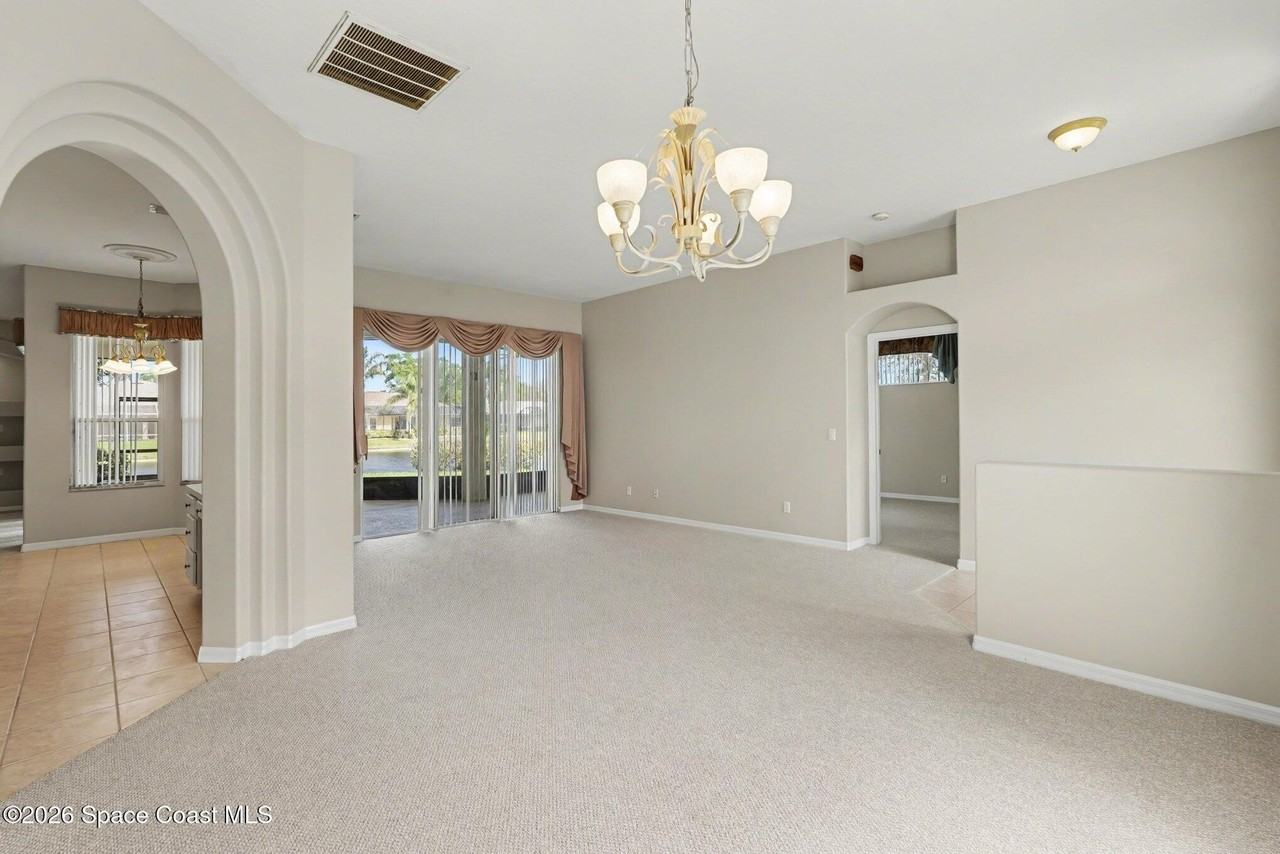 6146 Arlington Cir - Photo 3 of 28