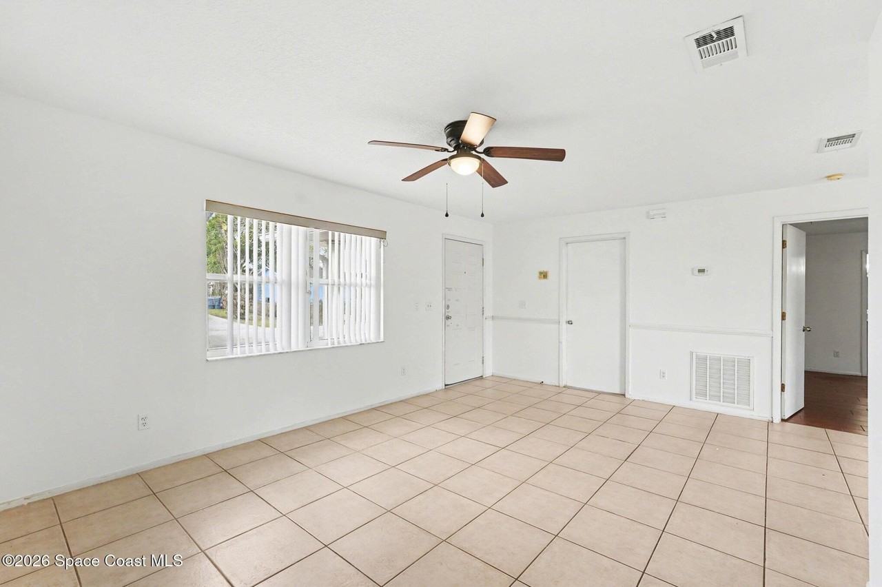 1759 Delki St Nw - Photo 7 of 27