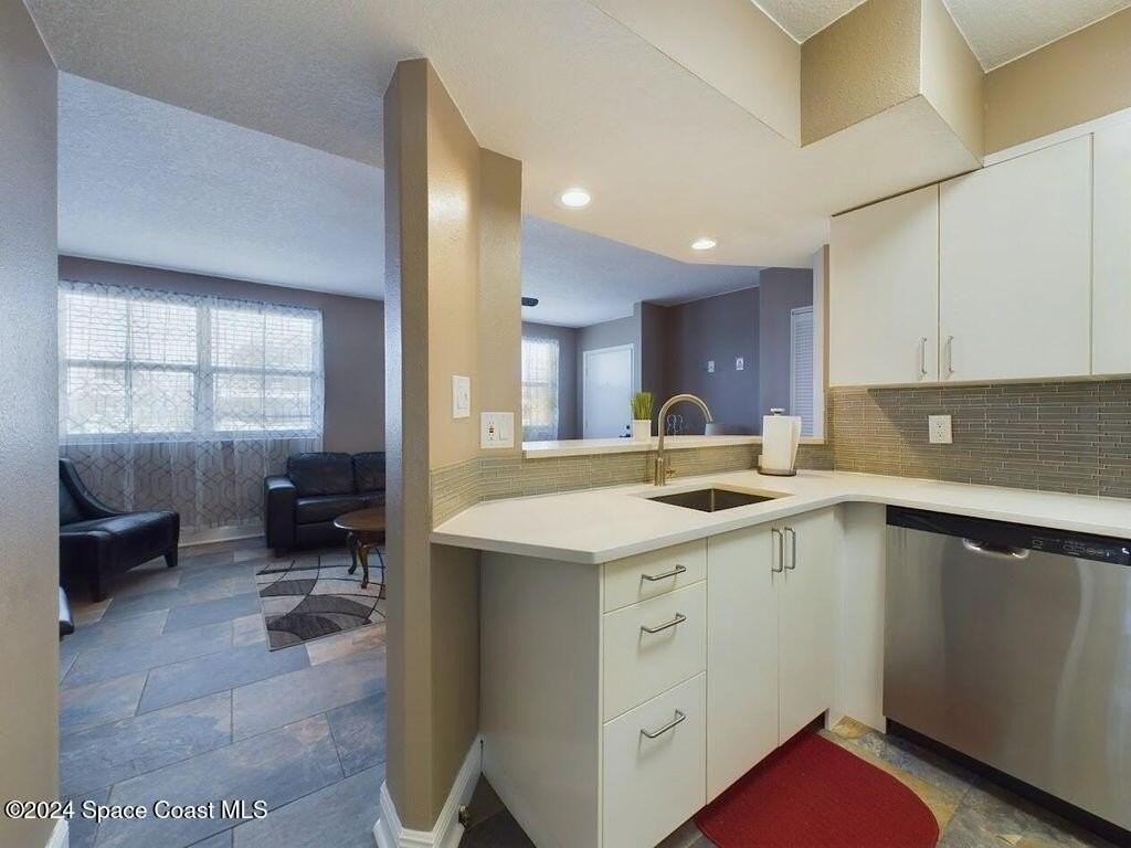 8401 N Atlantic Ave Apt E8 - Photo 4 of 20