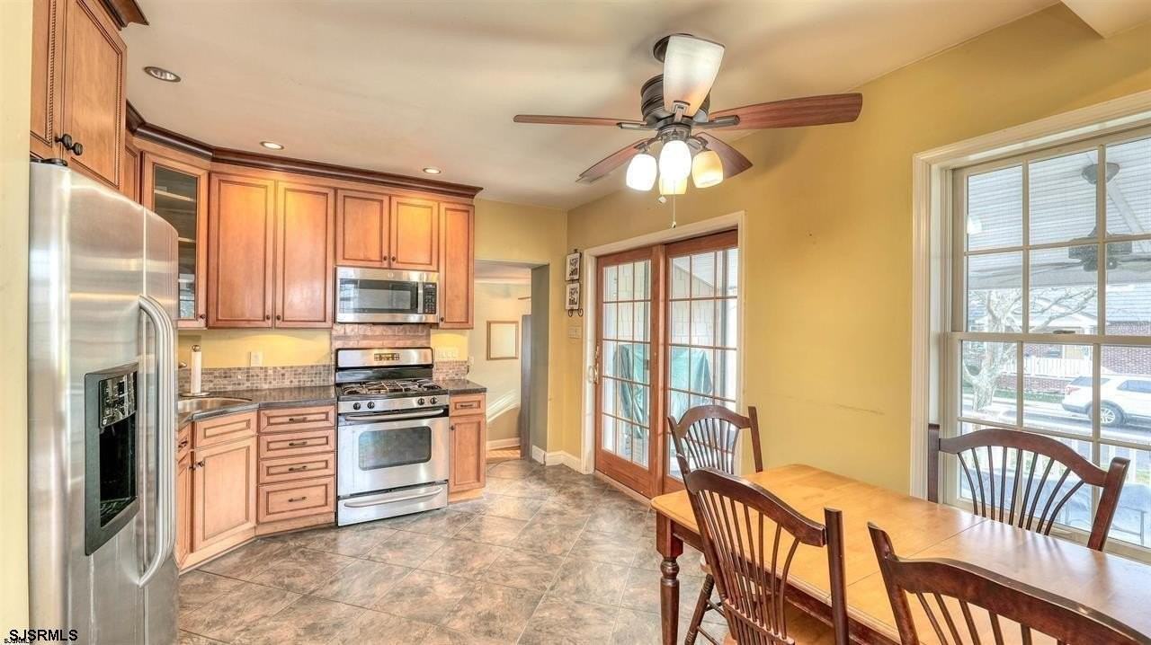 403 Oak Ter - Photo 5 of 14