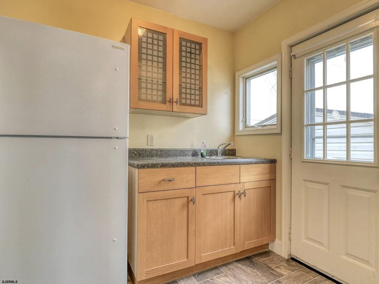 403 Oak Ter - Photo 6 of 14