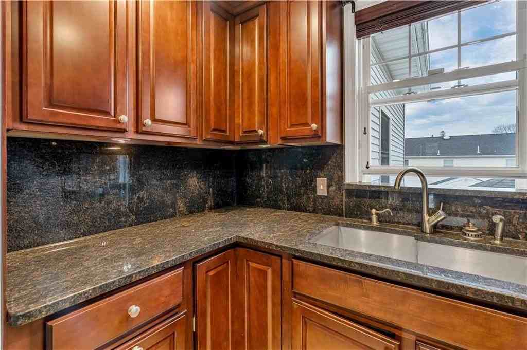 711 Academy Ave Unit 2 - Photo 5 of 19