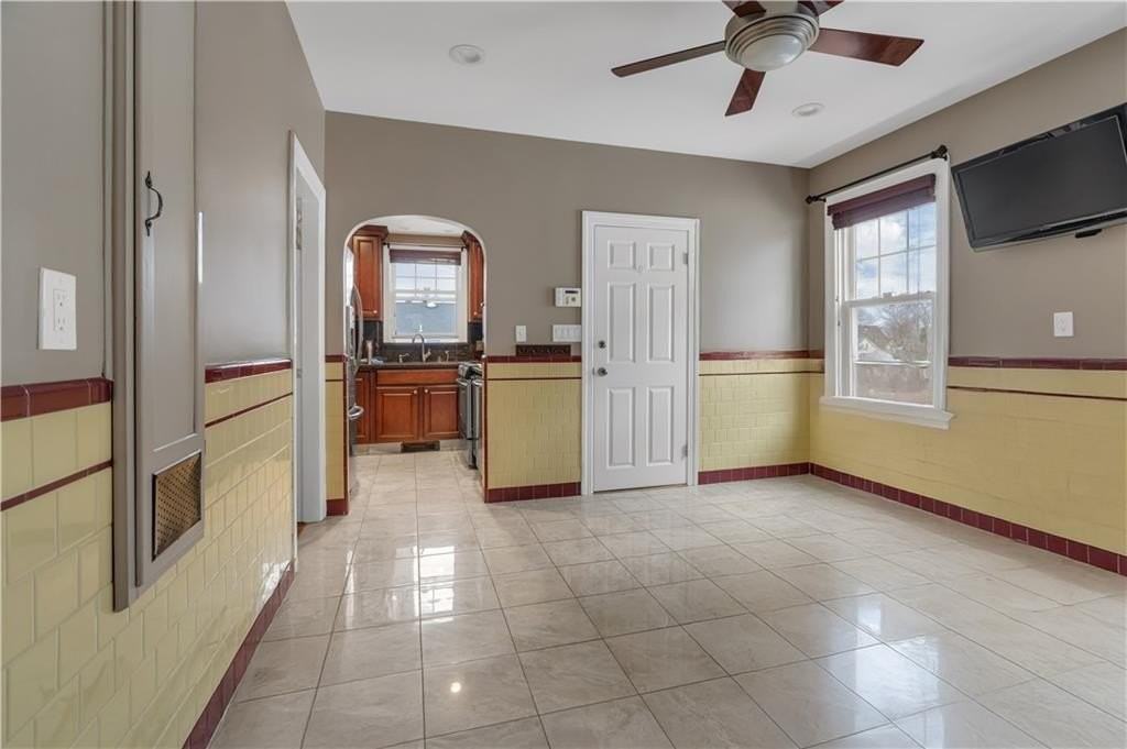 711 Academy Ave Unit 2 - Photo 6 of 19