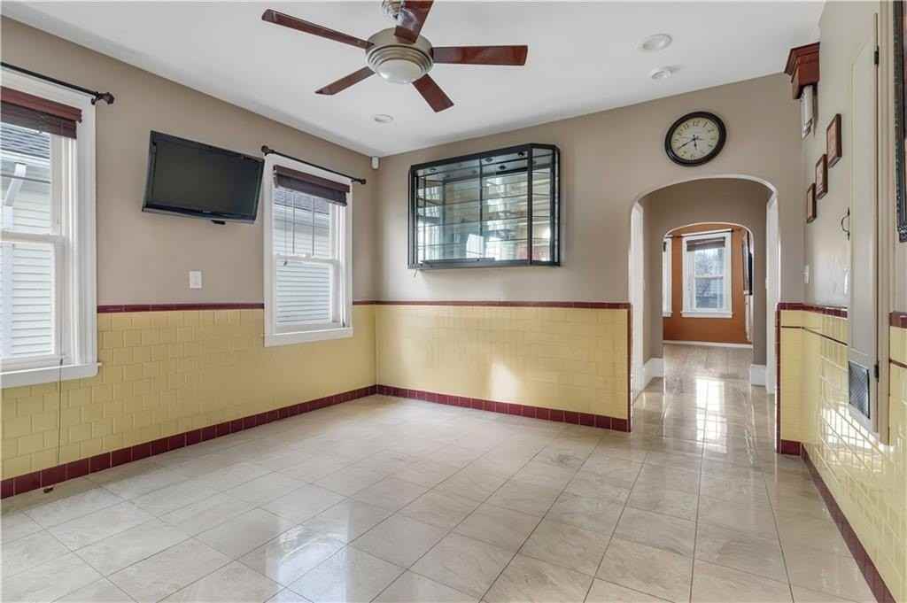 711 Academy Ave Unit 2 - Photo 7 of 19