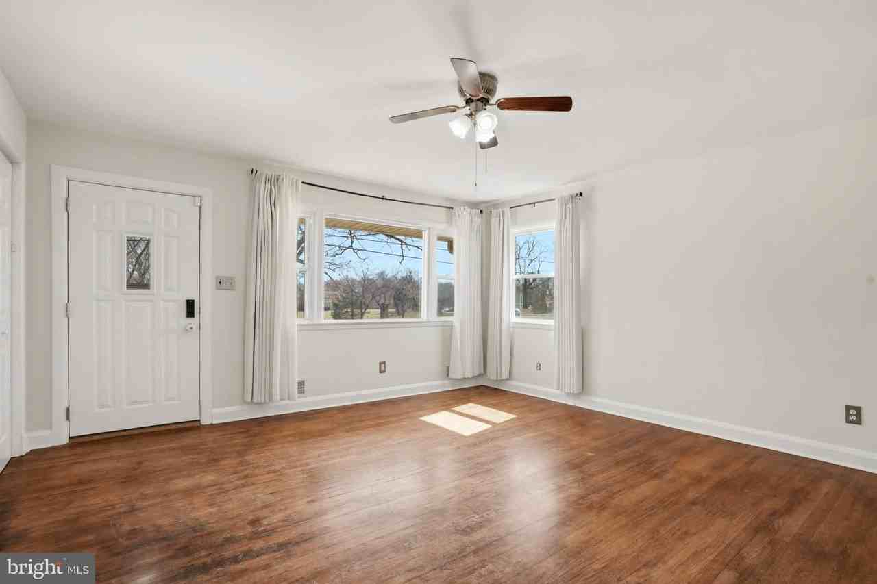 110 Carroll Rd - Photo 3 of 30