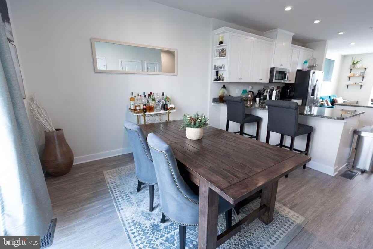 2807 Evansgreen Dr - Photo 3 of 15