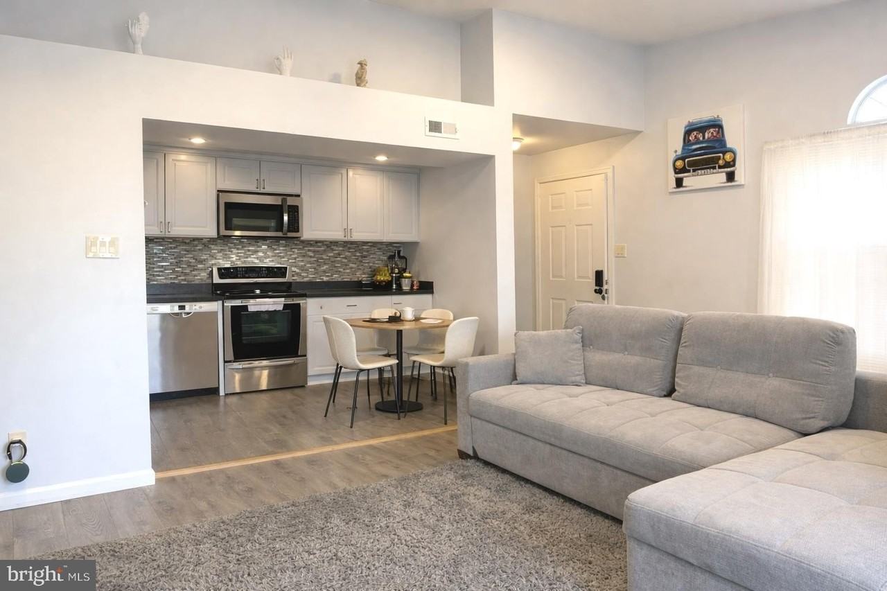 1806 Beacon Hill Dr - Photo 5 of 11