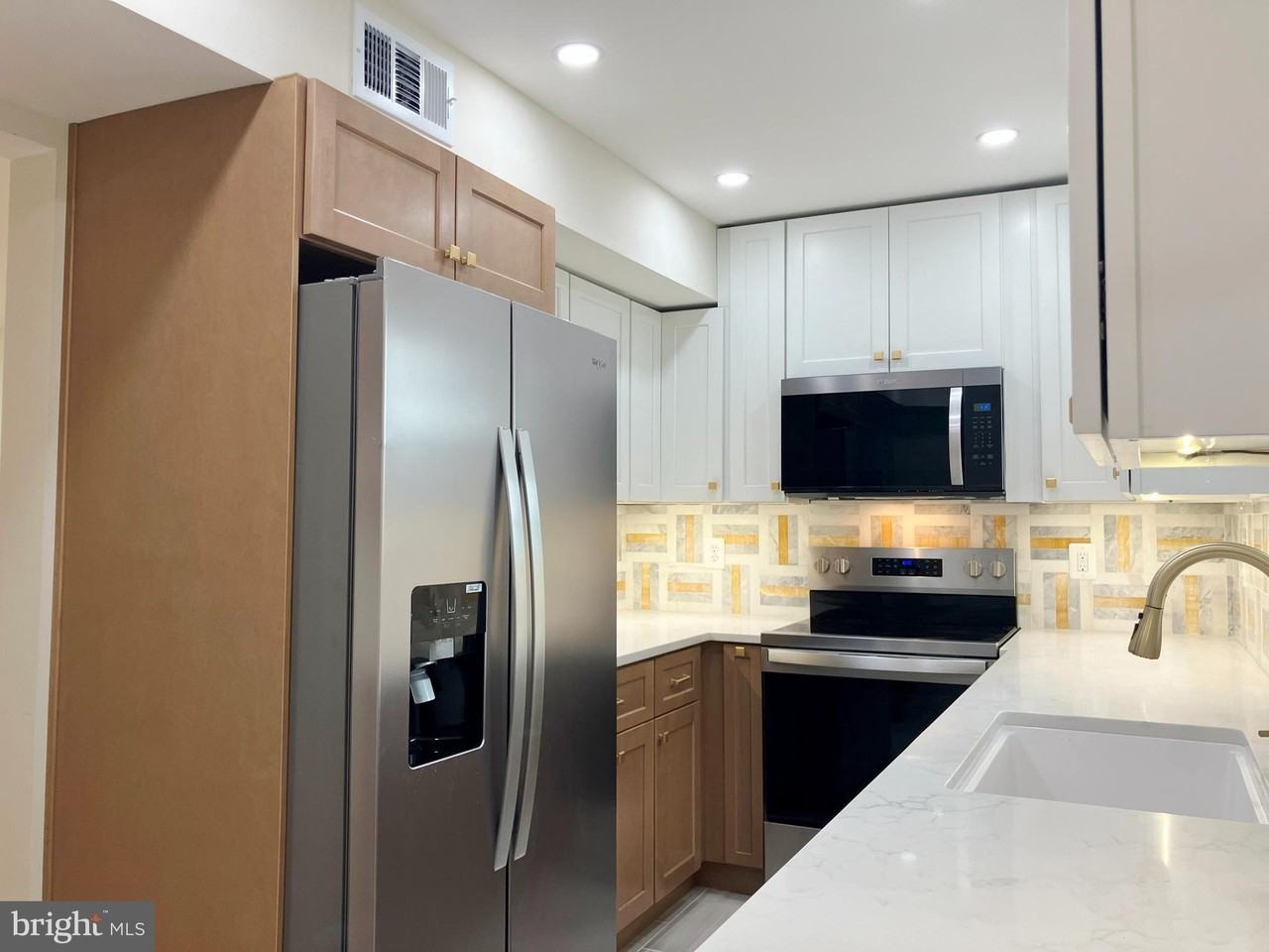 428 Hampton Ct Unit 108 - Photo 3 of 30