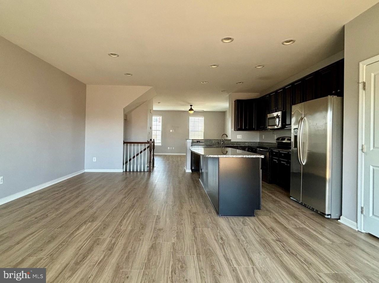 212 Fiesta Dr - Photo 2 of 8