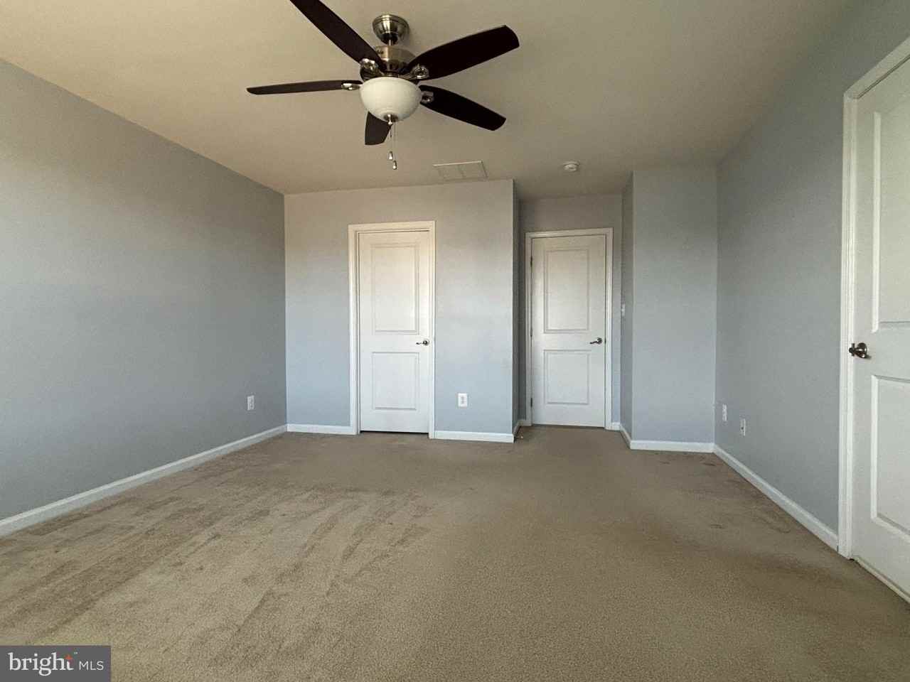 212 Fiesta Dr - Photo 6 of 8