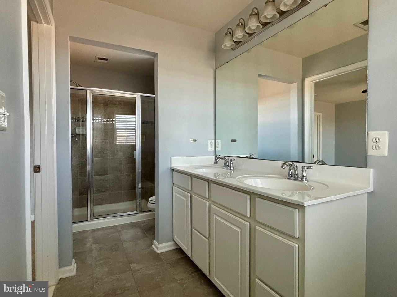 212 Fiesta Dr - Photo 7 of 8