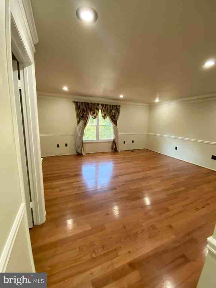 8852 Cork County Ct - Photo 7 of 31