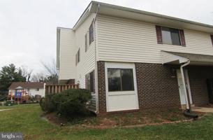 featured image of 9008 Sandalwood Dr Unit B