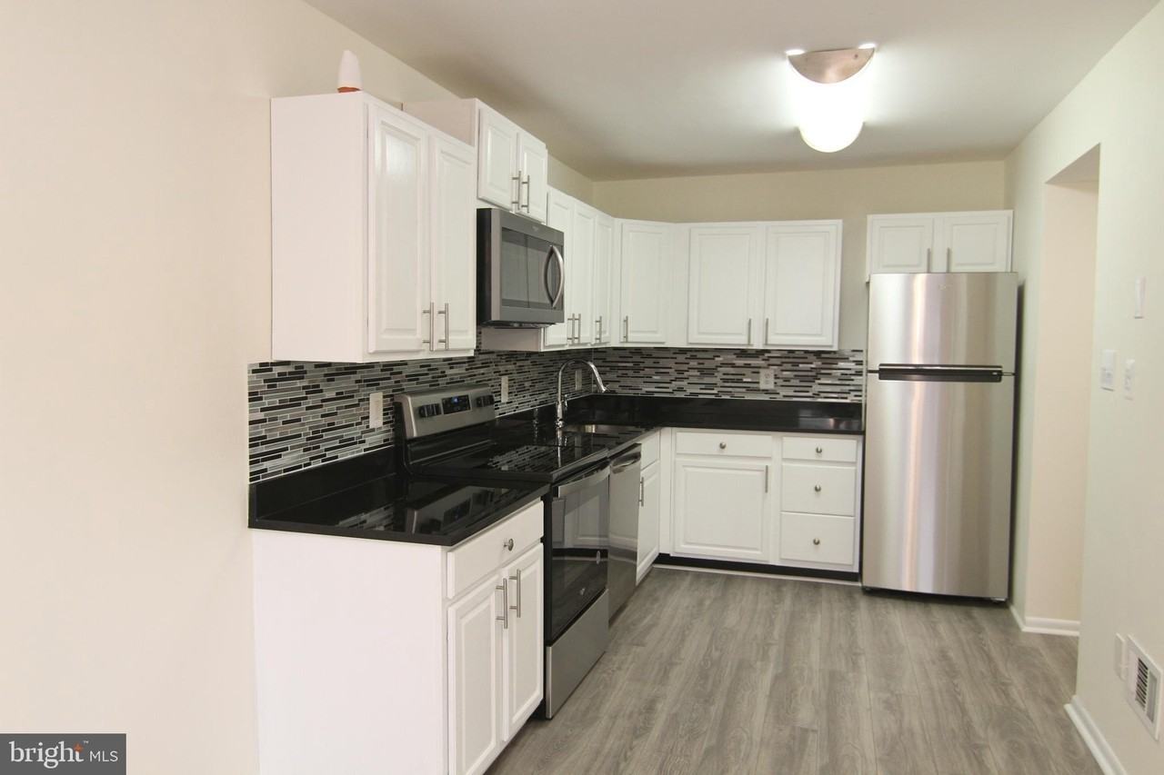 9008 Sandalwood Dr Unit B - Photo 5 of 30