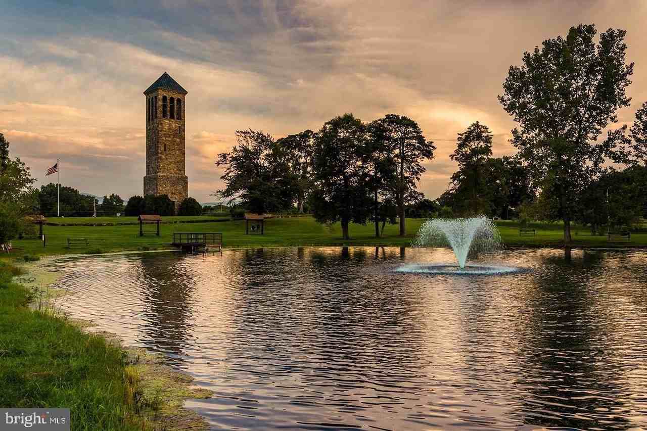 221 Caterpillar Dr - Photo 3 of 36