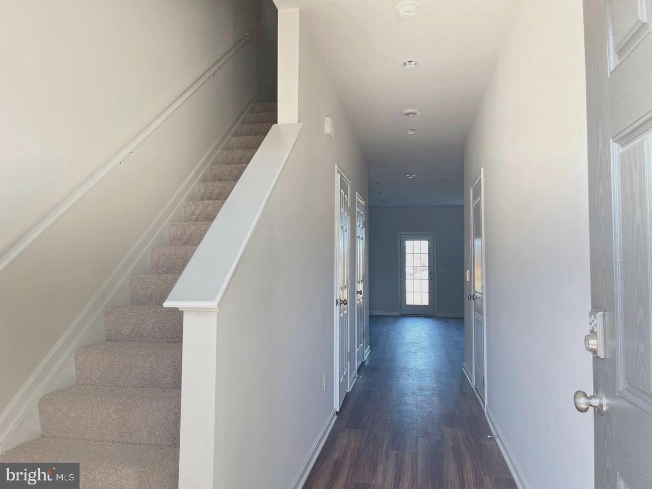 221 Caterpillar Dr - Photo 5 of 36