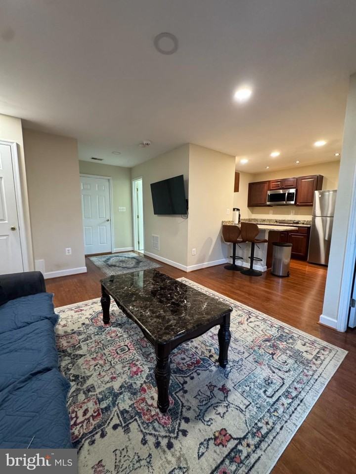 16492 Steerage Cir - Photo 5 of 33