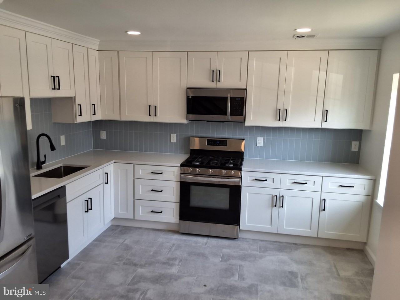 14874 Emberdale Dr - Photo 2 of 16