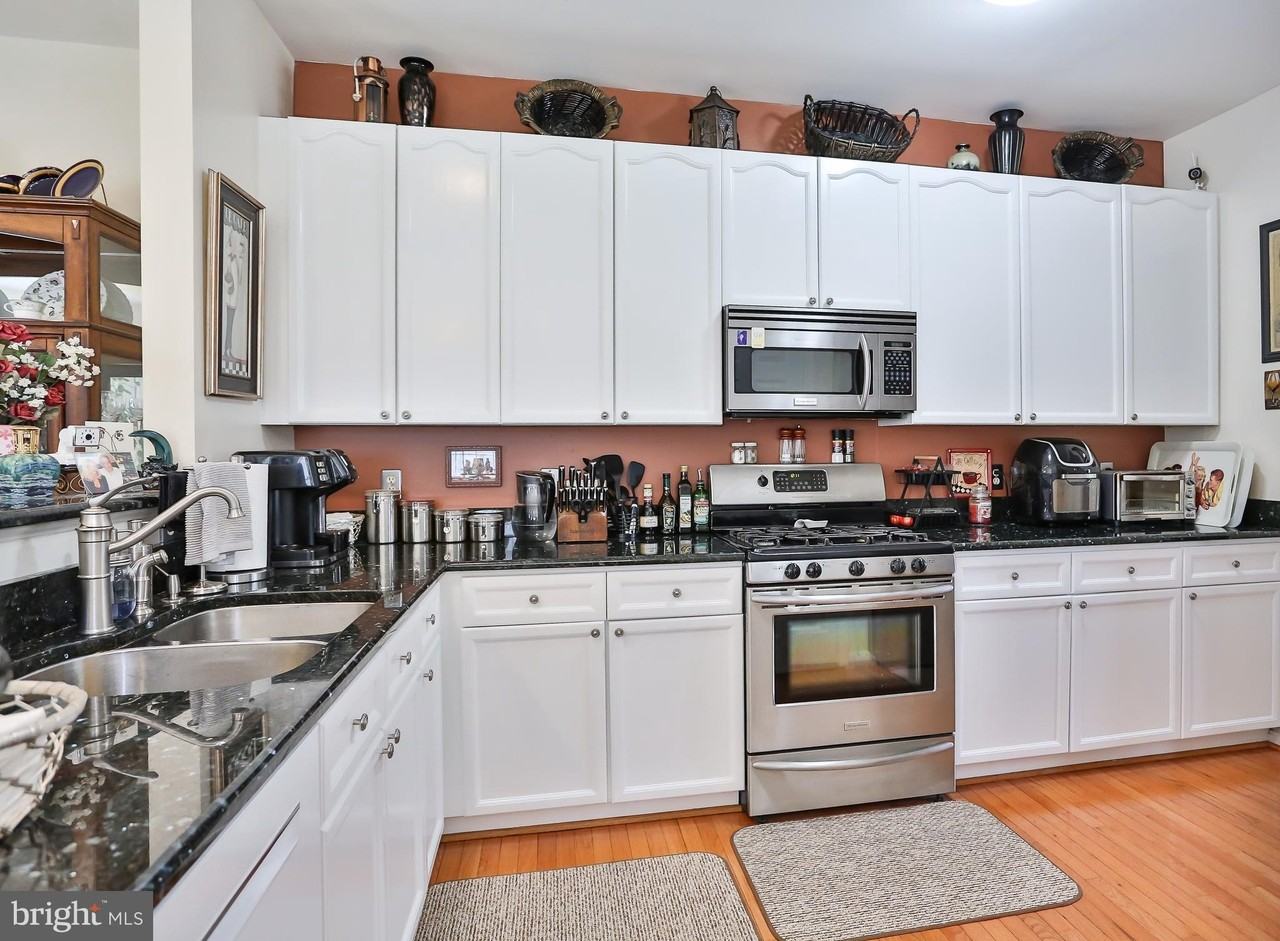 5111 Lands End Ct - Photo 7 of 42