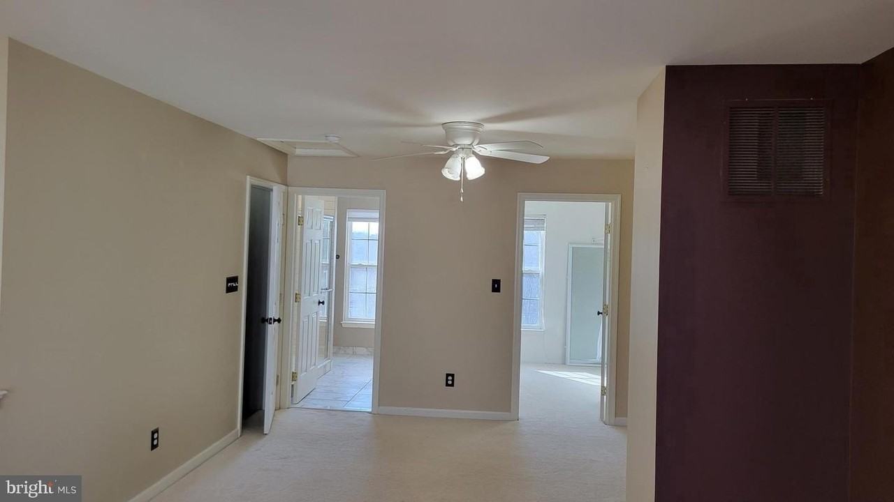 9856 Maitland Loop - Photo 3 of 13