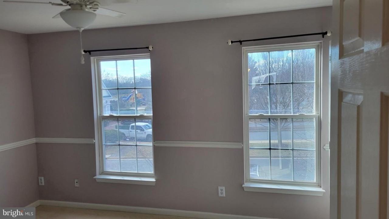 9856 Maitland Loop - Photo 6 of 13