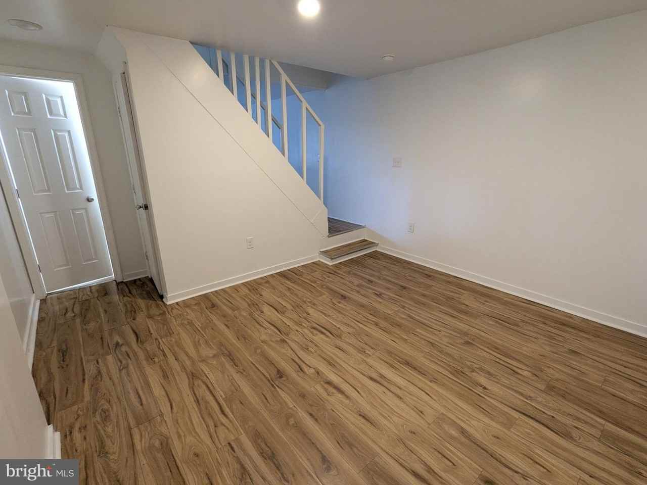 316 N High St - Photo 2 of 19