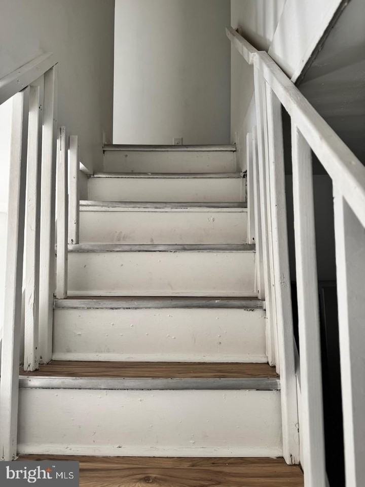 316 N High St - Photo 3 of 19