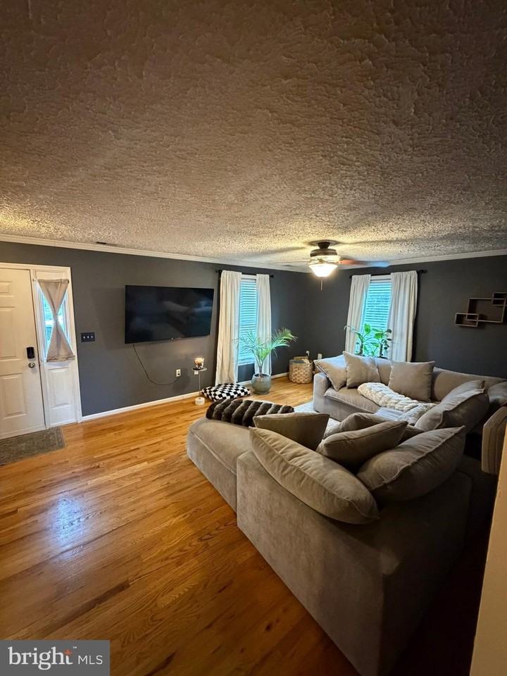 281 Tall Oak Dr - Photo 4 of 30