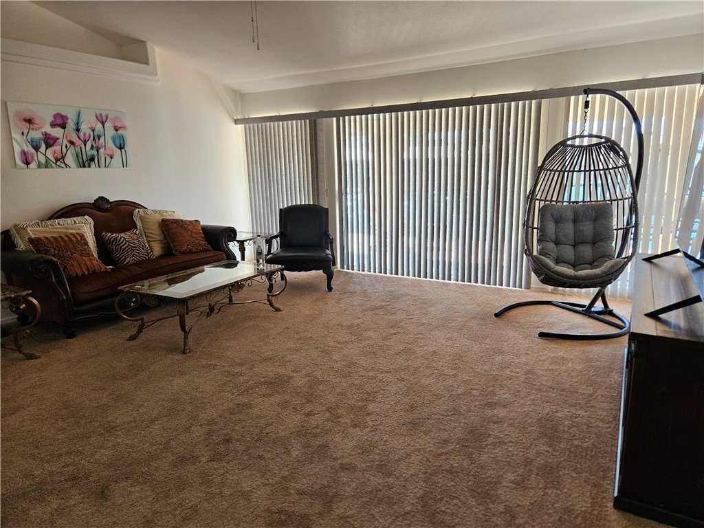 2068 E Lago Grande Bay - Photo 3 of 22