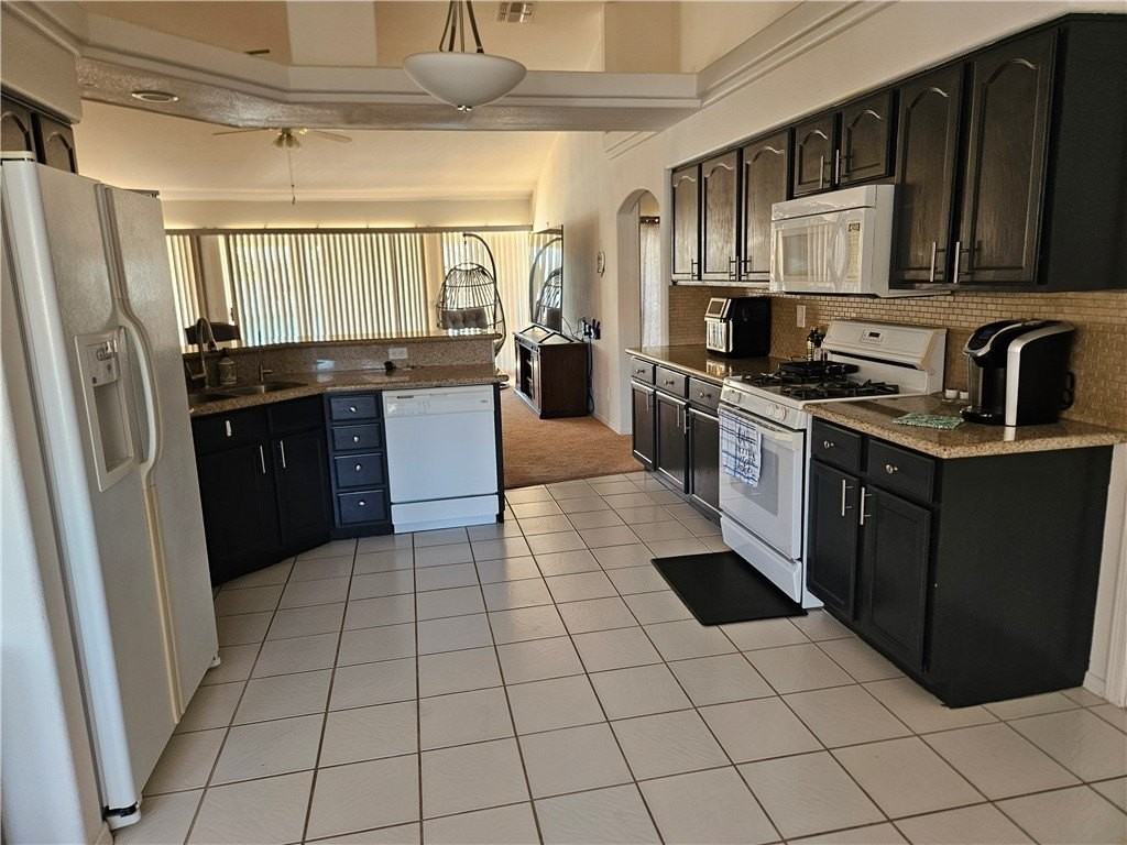 2068 E Lago Grande Bay - Photo 6 of 22