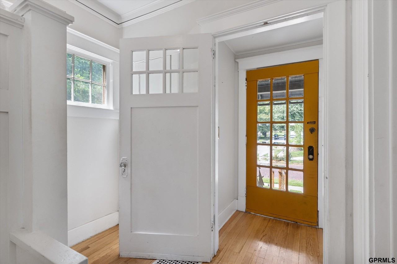 3401 Arbor St - Photo 3 of 25