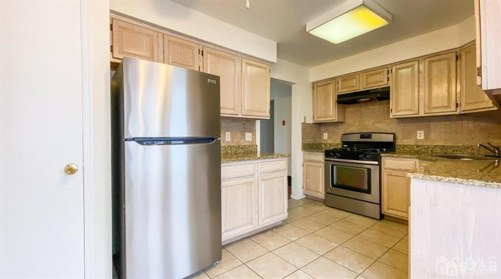 701 Jesse Way - Photo 4 of 16